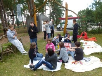 Finsterwalde, AWO VdKJe - Deutsch-Polnischer Jugendaustausch - Picknick.jpg