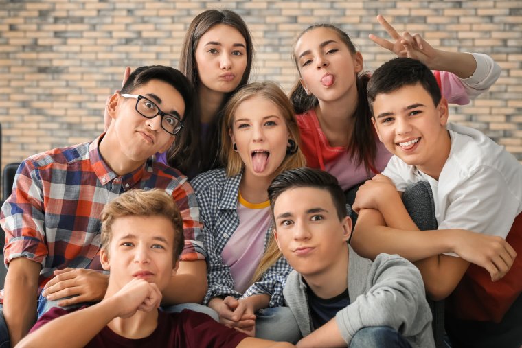 Teenagergruppe Jugendliche
